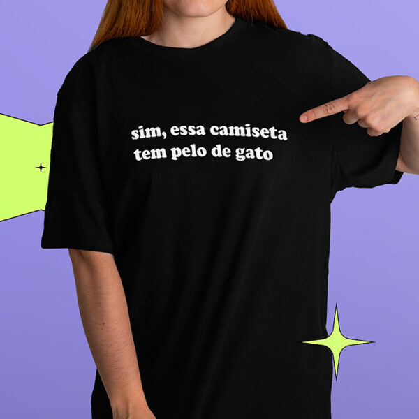 Camiseta Preta Que tem Pelo de Gato